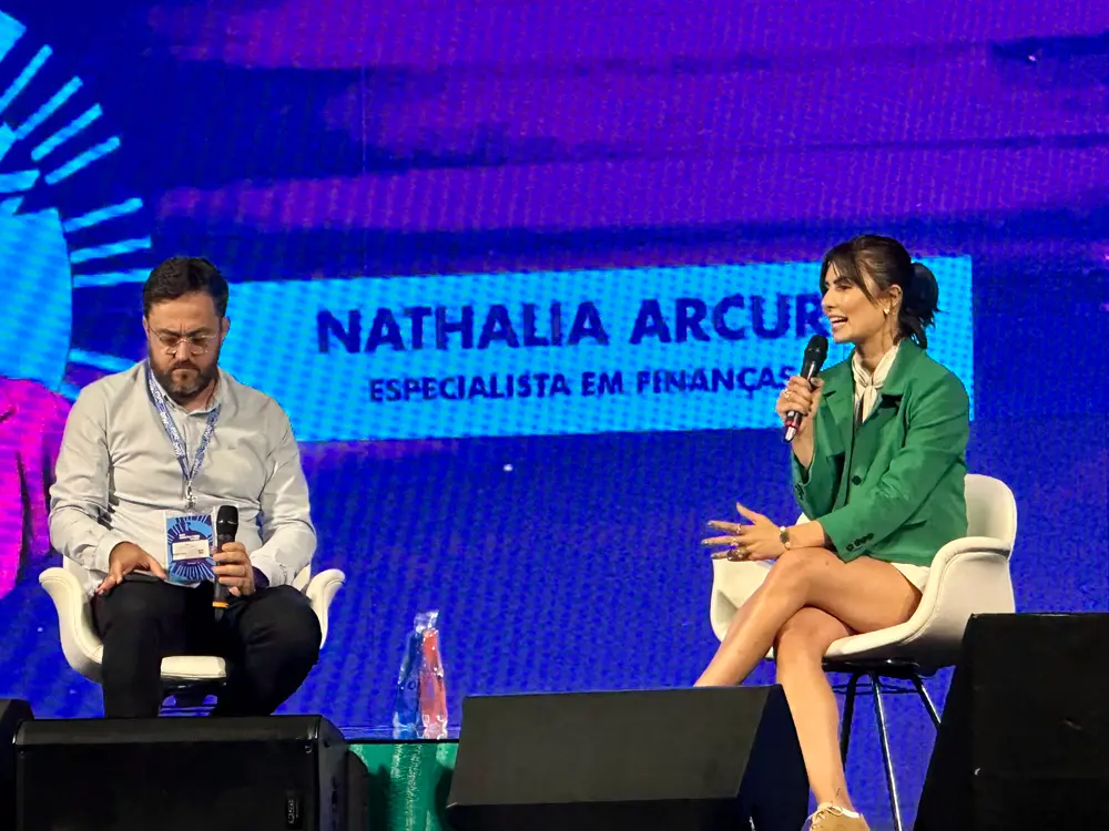 Nathalia Arcuri no painel no Rio Innovation Week 2023 
